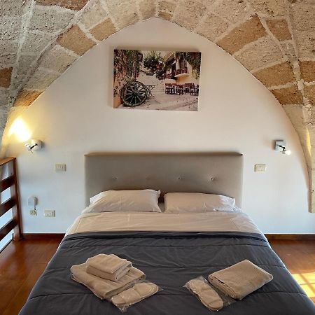 B&B Piazzetta Verdi เลชเช ภายนอก รูปภาพ