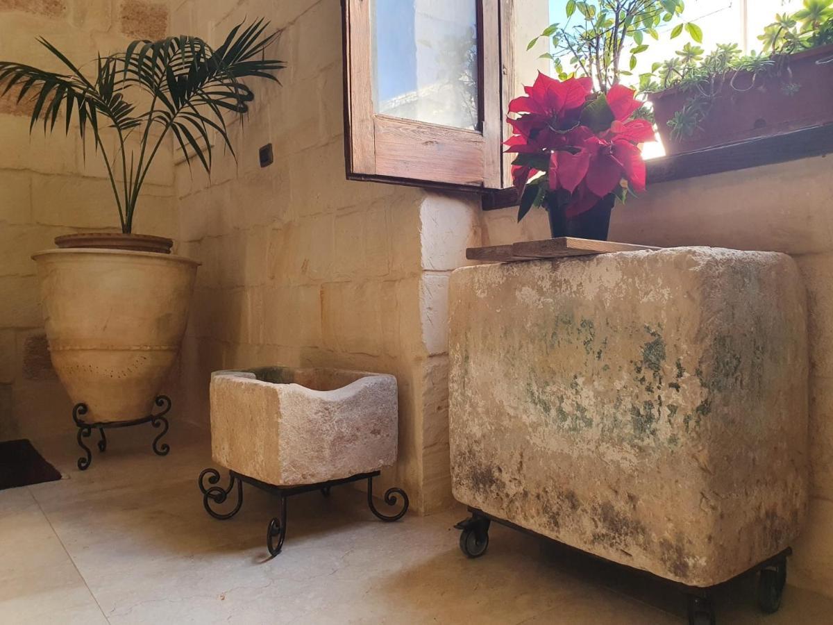 B&B Piazzetta Verdi เลชเช ภายนอก รูปภาพ