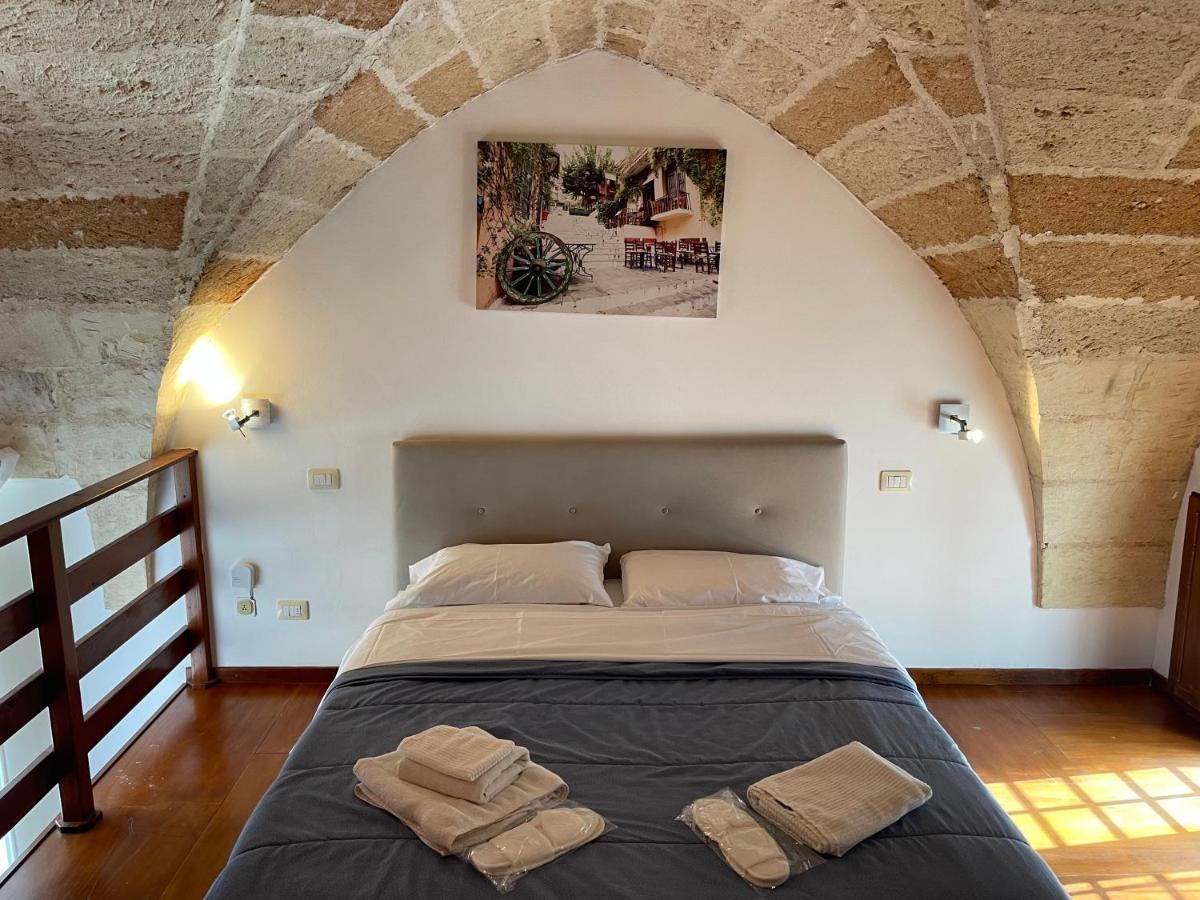B&B Piazzetta Verdi เลชเช ภายนอก รูปภาพ